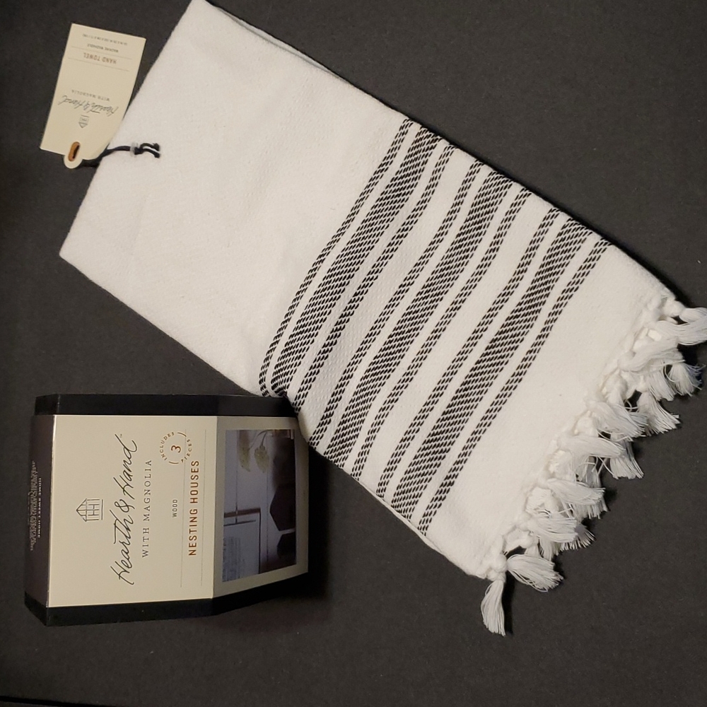 New Hearth & Hand Nesting houses & 2 hand towel.